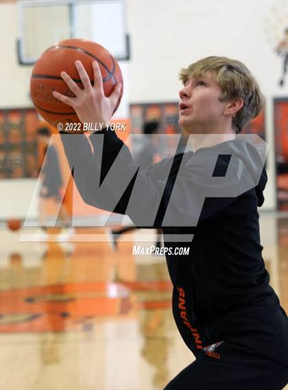 Thumbnail 2 in Grand Saline vs Gilmer photogallery.