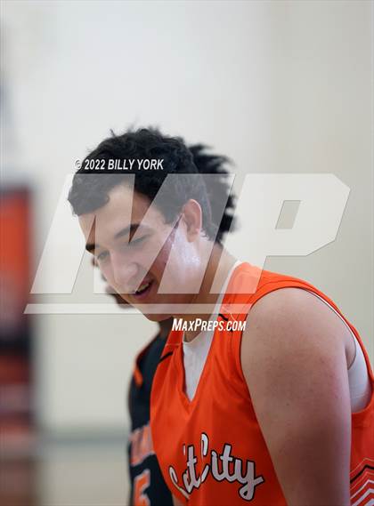 Thumbnail 1 in Grand Saline vs Gilmer photogallery.