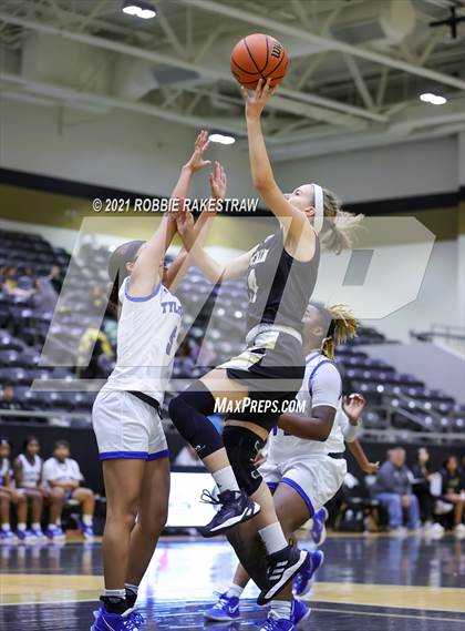 Thumbnail 2 in Kaufman vs Tyler (Kaufman Tournament) photogallery.