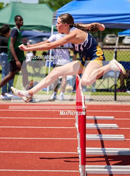 Thumbnail 3 in Lake Houston Conquerors Invitational (100M Hurdles) photogallery.