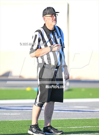 Thumbnail 3 in JV: Pinnacle vs. Corona del Sol photogallery.