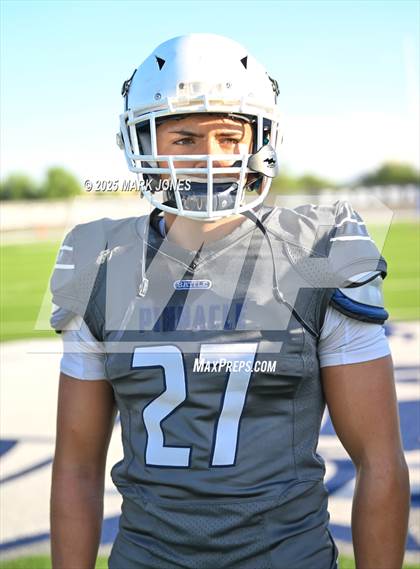 Thumbnail 2 in JV: Pinnacle vs. Corona del Sol photogallery.