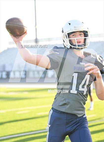 Thumbnail 2 in JV: Pinnacle vs. Corona del Sol photogallery.