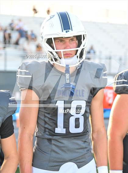 Thumbnail 2 in JV: Pinnacle vs. Corona del Sol photogallery.