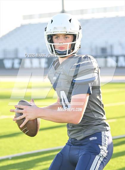 Thumbnail 1 in JV: Pinnacle vs. Corona del Sol photogallery.