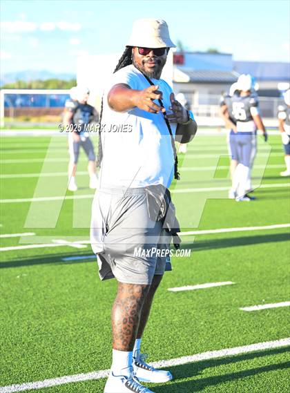 Thumbnail 2 in JV: Pinnacle vs. Corona del Sol photogallery.