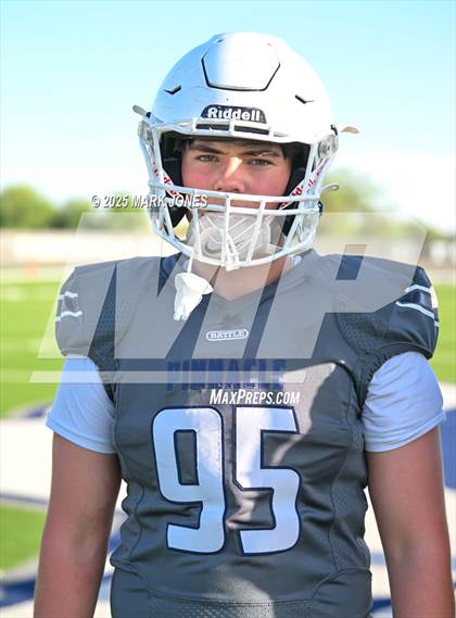 Thumbnail 3 in JV: Pinnacle vs. Corona del Sol photogallery.