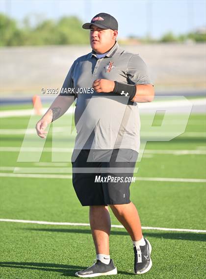 Thumbnail 3 in JV: Pinnacle vs. Corona del Sol photogallery.