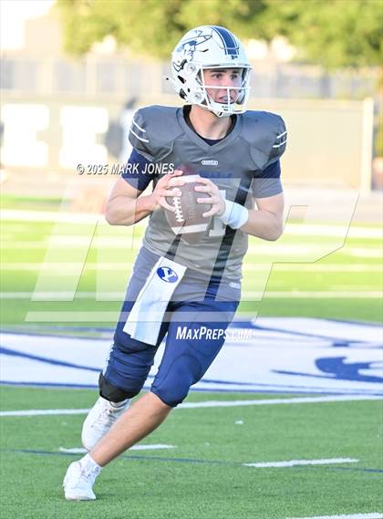 Thumbnail 2 in JV: Pinnacle vs. Corona del Sol photogallery.