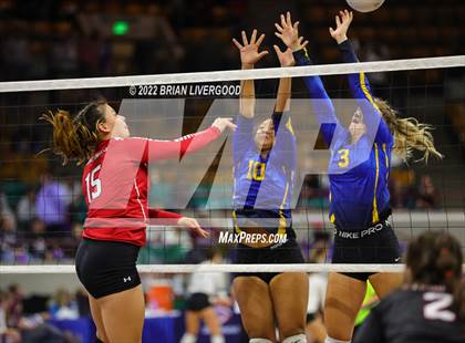 Thumbnail 2 in McClave vs. Simla (CHSAA 1A State Championships Quarterfinal) photogallery.