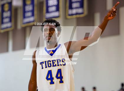 Thumbnail 2 in Divine Savior vs Martin County (Miami Holiday Invitational) photogallery.