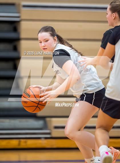 Thumbnail 3 in Amherst Central @ Frontier photogallery.