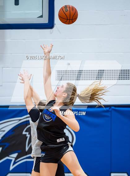 Thumbnail 3 in Amherst Central @ Frontier photogallery.