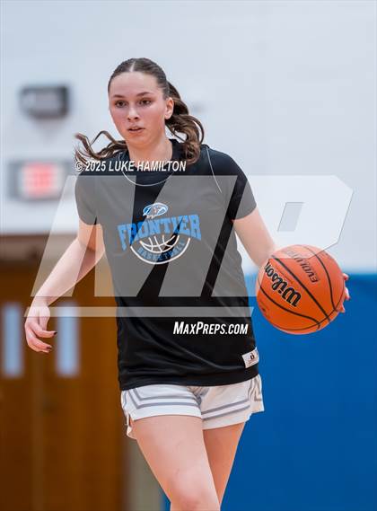 Thumbnail 3 in Amherst Central @ Frontier photogallery.