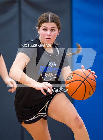 Thumbnail 2 in Amherst Central @ Frontier photogallery.