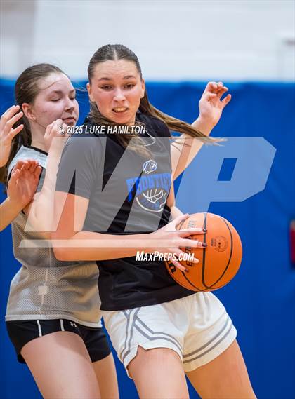 Thumbnail 3 in Amherst Central @ Frontier photogallery.