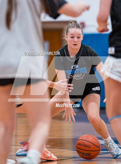 Thumbnail 3 in Amherst Central @ Frontier photogallery.