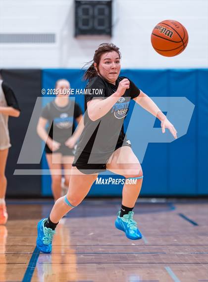 Thumbnail 2 in Amherst Central @ Frontier photogallery.