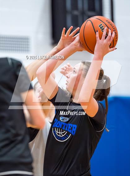 Thumbnail 3 in Amherst Central @ Frontier photogallery.