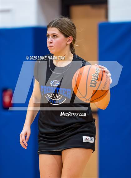 Thumbnail 3 in Amherst Central @ Frontier photogallery.