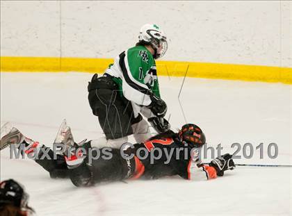 Thumbnail 2 in White Bear Lake vs Hill-Murray (Section 4AA Semifinal) photogallery.