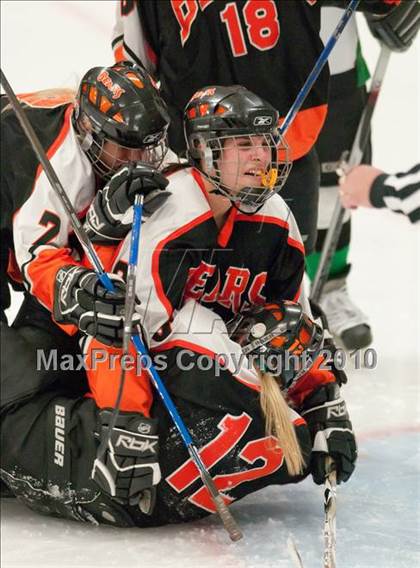Thumbnail 2 in White Bear Lake vs Hill-Murray (Section 4AA Semifinal) photogallery.