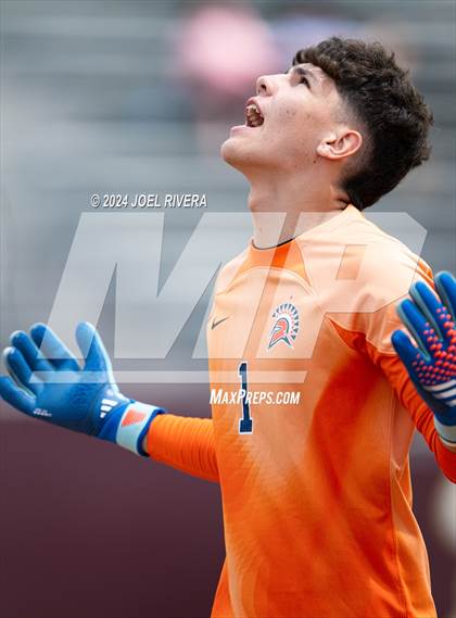 Thumbnail 3 in Seven Lakes vs Cinco Ranch (UIL Soccer 6A Region 3 Regional Final) photogallery.