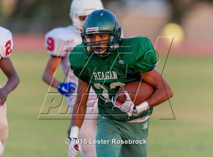 Thumbnail 2 in Roosevelt vs Reagan JV B photogallery.