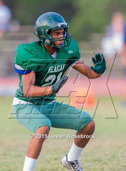 Thumbnail 2 in Roosevelt vs Reagan JV B photogallery.