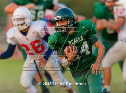 Thumbnail 3 in Roosevelt vs Reagan JV B photogallery.