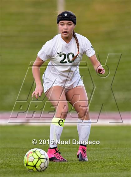 Thumbnail 3 in Sacred Heart Cathedral Preparatory vs. Valley Christian photogallery.