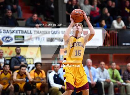 Thumbnail 3 in Loyola Academy vs. St. Patrick (War on the Shore) photogallery.
