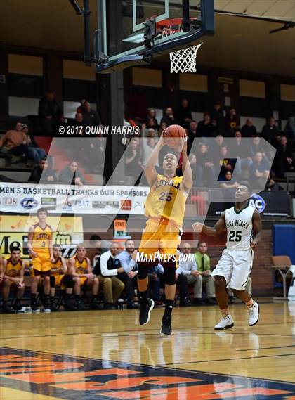 Thumbnail 2 in Loyola Academy vs. St. Patrick (War on the Shore) photogallery.