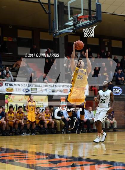 Thumbnail 3 in Loyola Academy vs. St. Patrick (War on the Shore) photogallery.