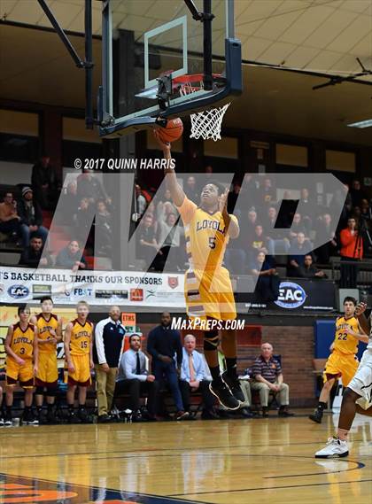 Thumbnail 2 in Loyola Academy vs. St. Patrick (War on the Shore) photogallery.