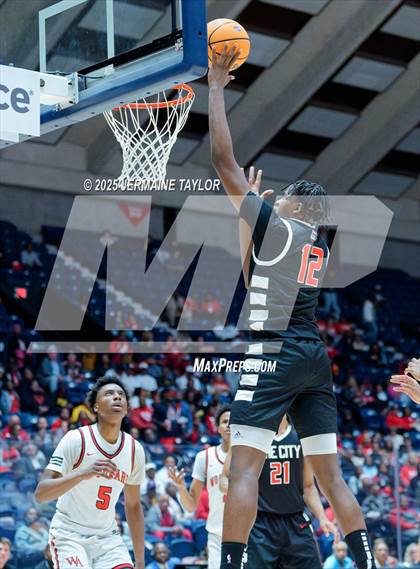 Thumbnail 3 in Woodward Academy vs. Tri-Cities (GHSA 5A Finals) photogallery.