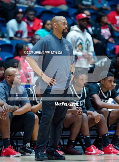 Thumbnail 3 in Woodward Academy vs. Tri-Cities (GHSA 5A Finals) photogallery.