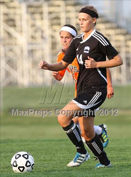 Thumbnail 2 in Olathe East vs. Olathe Northwest photogallery.