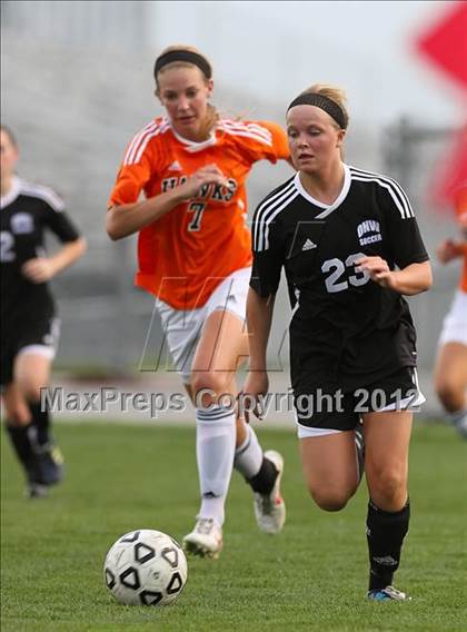 Thumbnail 3 in Olathe East vs. Olathe Northwest photogallery.