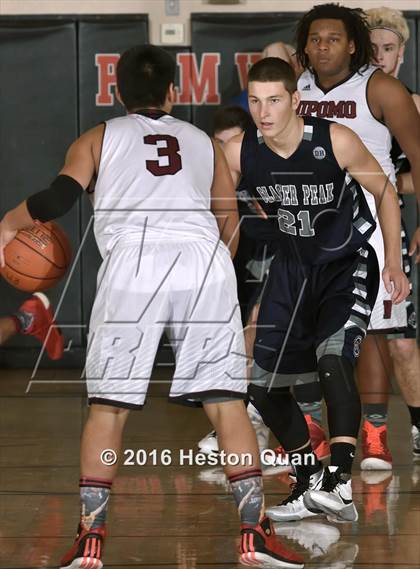 Thumbnail 2 in Nipomo vs. Glacier Peak (MaxPreps Holiday Classic) photogallery.