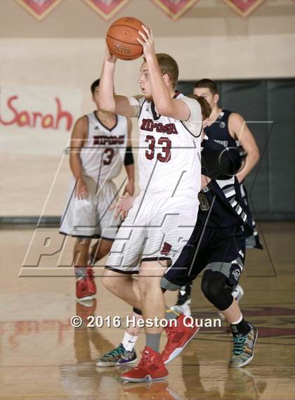 Thumbnail 1 in Nipomo vs. Glacier Peak (MaxPreps Holiday Classic) photogallery.