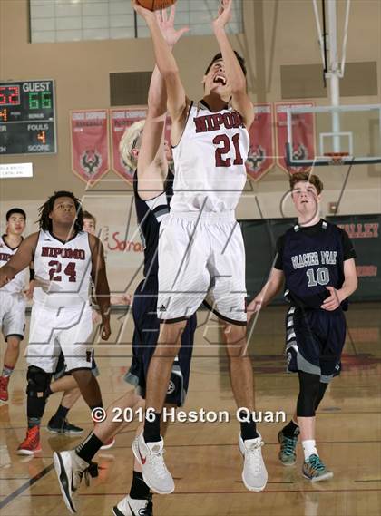 Thumbnail 3 in Nipomo vs. Glacier Peak (MaxPreps Holiday Classic) photogallery.