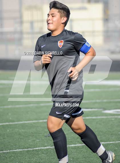 Thumbnail 2 in Pinnacle vs. Corona del Sol (AIA 6A Quarterfinal Playoff) photogallery.