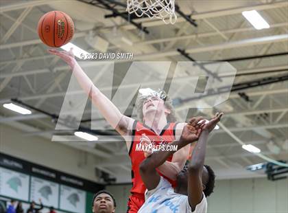 Thumbnail 2 in Oak Park vs. Park Hill (MSHSAA Class 6 District 8 Semifinal) photogallery.