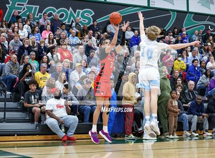 Thumbnail 2 in Oak Park vs. Park Hill (MSHSAA Class 6 District 8 Semifinal) photogallery.