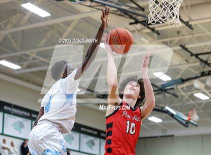 Thumbnail 2 in Oak Park vs. Park Hill (MSHSAA Class 6 District 8 Semifinal) photogallery.