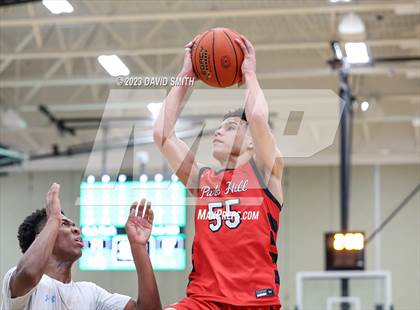 Thumbnail 3 in Oak Park vs. Park Hill (MSHSAA Class 6 District 8 Semifinal) photogallery.