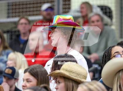 Thumbnail 3 in Oak Park vs. Park Hill (MSHSAA Class 6 District 8 Semifinal) photogallery.