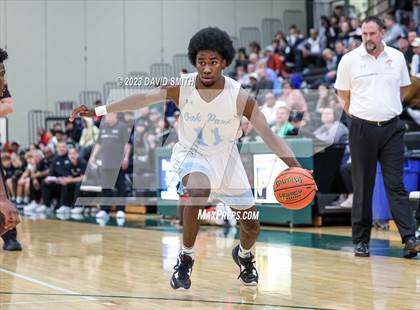 Thumbnail 3 in Oak Park vs. Park Hill (MSHSAA Class 6 District 8 Semifinal) photogallery.