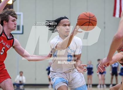 Thumbnail 3 in Oak Park vs. Park Hill (MSHSAA Class 6 District 8 Semifinal) photogallery.